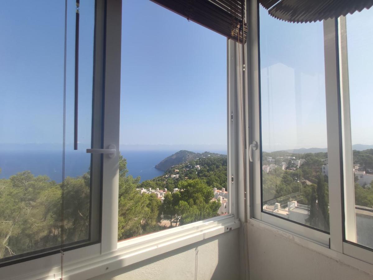 Casa de férias Semi-detached House, With An Impressive View Of The Sea And The Valley Sant Joan De Labritja