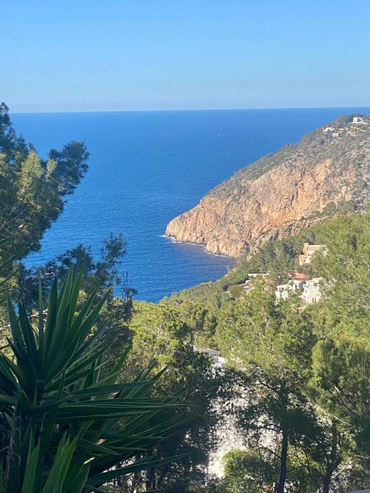 Semi-detached House, With An Impressive View Of The Sea And The Valley Casa de férias *